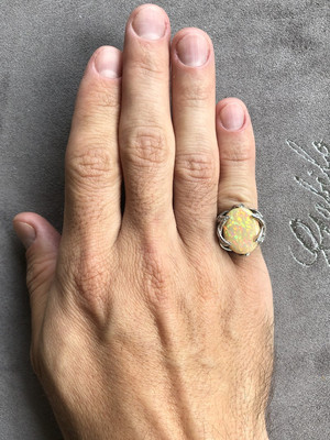 Кольцо с Опалом в белом золоте