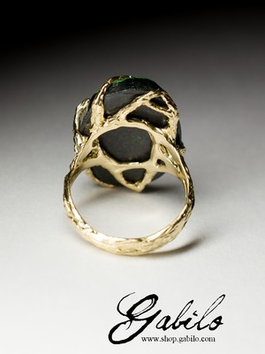 Золотое кольцо с уваровитом с сертификатом МГУ