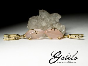 Золотые серьги с розовым кварцем