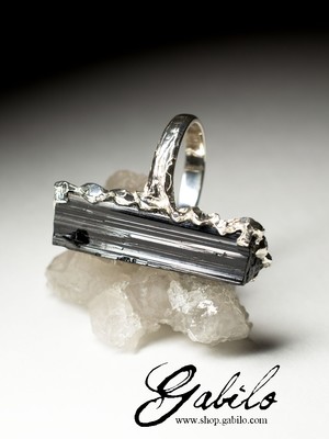 Кольцо с шерлом в серебре