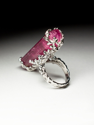 Серебряное кольцо с кристаллом рубеллита