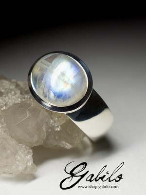 Серебряное кольцо с адуляром
