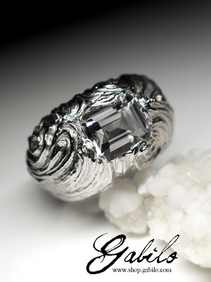 Серебряное кольцо с горным хрусталем с сертификатом