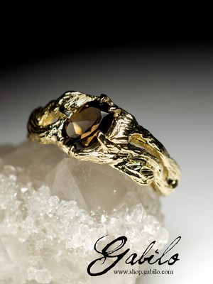 Золотое кольцо с раухтопазом с сертификатом МГУ
