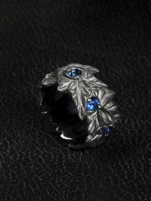 Кольцо Плющ с синими Сапфирами