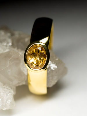 Сертифицированное золотое кольцо с топазом Империал