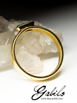 Золотое кольцо с черным болдер опалом