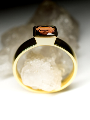 Золотое кольцо с родолитом